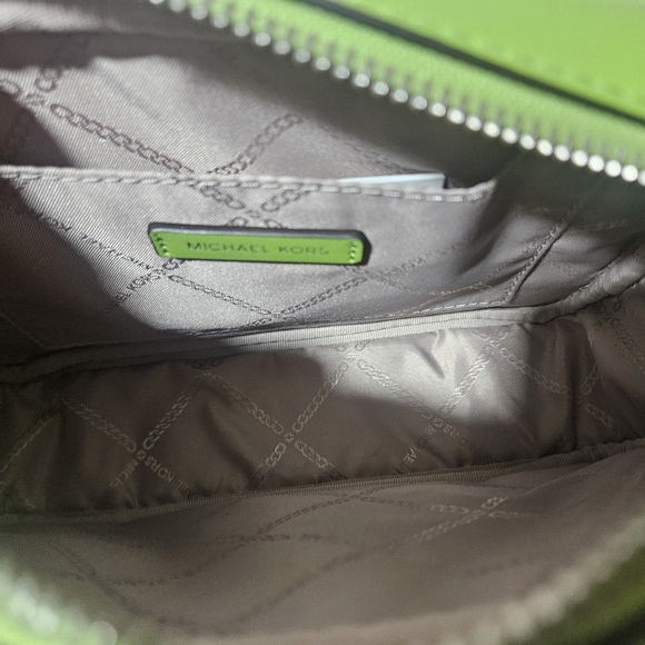 Michael Kors Quilted Crossbody Camera Bag **PEAR** - Picture 2 of 10